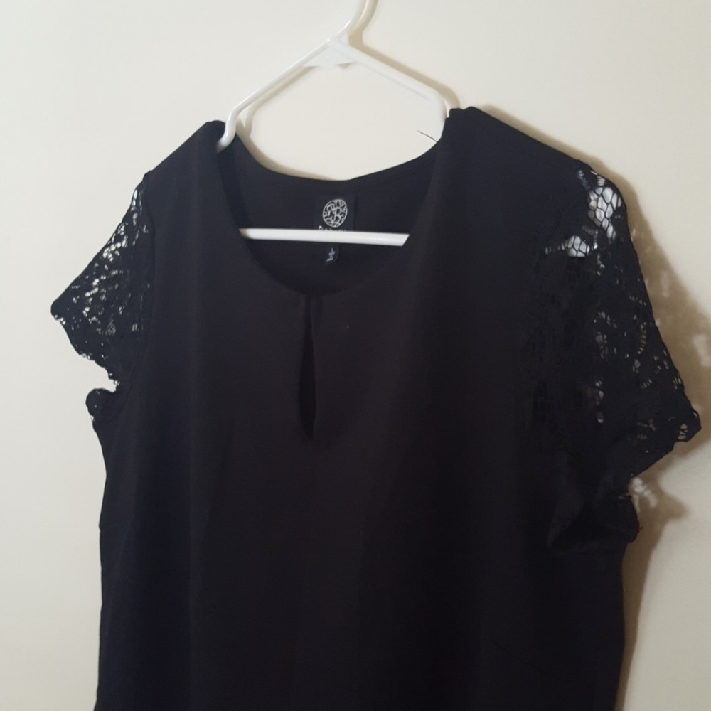 Bobeau top with lace cap sleeves L